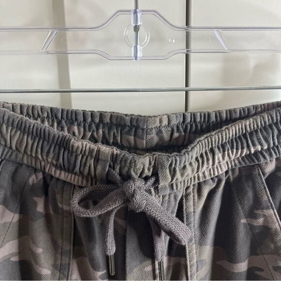 Athleta Camo Farallon‎ Jogger Pants Green Pull On Pockets size 0 - Picture 8 of 14